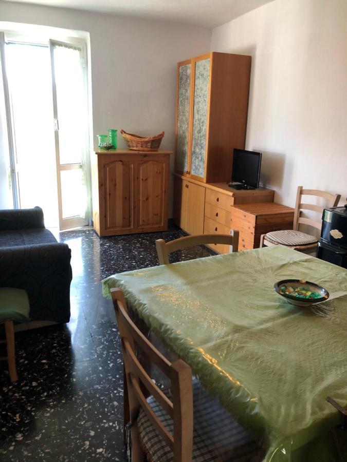 Bilocale Mirella Apartment Carro ภายนอก รูปภาพ